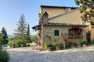 هتل Agriturismo Manetti
