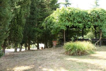 هتل Agriturismo Manetti