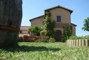 هتل Agriturismo Terra Sabina