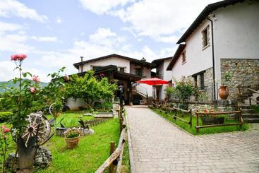 Отель Agriturismo Valle Tezze