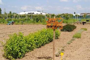 هتل Cascina Bosco Gerolo