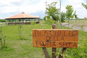 هتل Cascina Bosco Gerolo