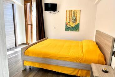 هتل Pescheto Tenuta Chimenti