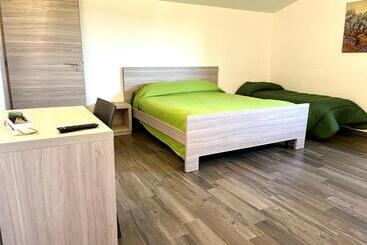 هتل Pescheto Tenuta Chimenti