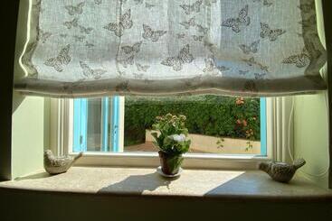 پانسیون Catarin Comfort Rooms