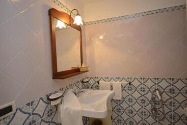 پانسیون Catarin Comfort Rooms