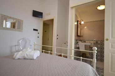 پانسیون Catarin Comfort Rooms