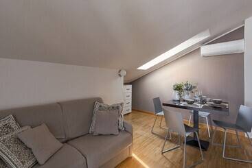 پانسیون Vialeromadodici Rooms & Apartments