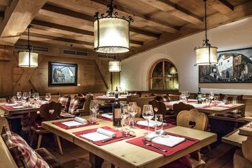 B&b La Tambra   Central With Restaurant