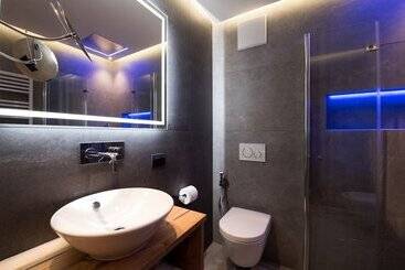 B&b La Tambra   Central With Restaurant