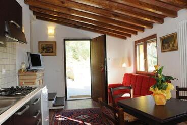 هتل Agriturismo Borgo Nuovo Di Mulinelli