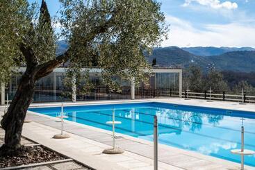 هتل Agriturismo La Cerra