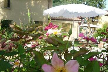 پانسیون Casina Le Conserve