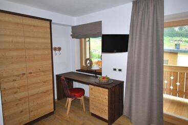 پانسیون Monti Pallidi B&b Apartments