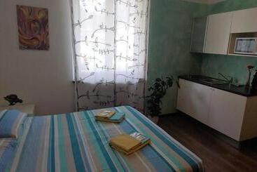 پانسیون Affittacamere Valchiavenna Foresteria In Tranquilla Villa Signorile Con Comodo Parcheggio Privato