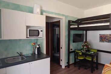 پانسیون Affittacamere Valchiavenna Foresteria In Tranquilla Villa Signorile Con Comodo Parcheggio Privato