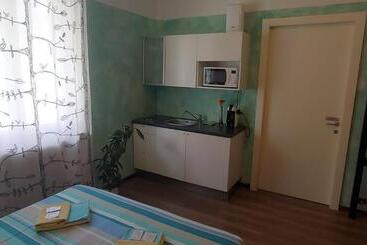 پانسیون Affittacamere Valchiavenna Foresteria In Tranquilla Villa Signorile Con Comodo Parcheggio Privato