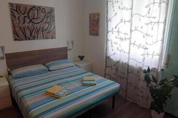 پانسیون Affittacamere Valchiavenna Foresteria In Tranquilla Villa Signorile Con Comodo Parcheggio Privato