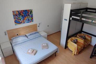 پانسیون Affittacamere Valchiavenna Foresteria In Tranquilla Villa Signorile Con Comodo Parcheggio Privato
