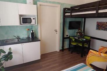 پانسیون Affittacamere Valchiavenna Foresteria In Tranquilla Villa Signorile Con Comodo Parcheggio Privato