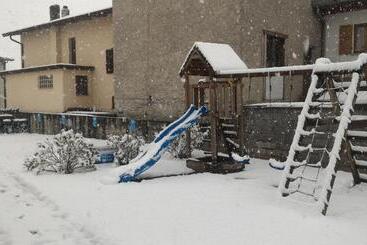 پانسیون Affittacamere Valchiavenna Foresteria In Tranquilla Villa Signorile Con Comodo Parcheggio Privato