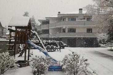 پانسیون Affittacamere Valchiavenna Foresteria In Tranquilla Villa Signorile Con Comodo Parcheggio Privato