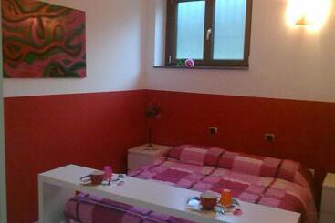 پانسیون Affittacamere Valchiavenna Foresteria In Tranquilla Villa Signorile Con Comodo Parcheggio Privato