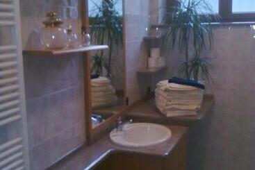 پانسیون Affittacamere Valchiavenna Foresteria In Tranquilla Villa Signorile Con Comodo Parcheggio Privato