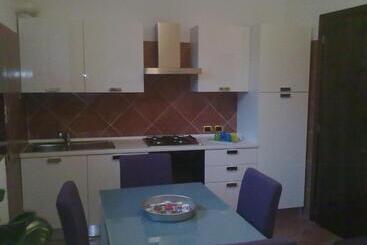 پانسیون Affittacamere Valchiavenna Foresteria In Tranquilla Villa Signorile Con Comodo Parcheggio Privato
