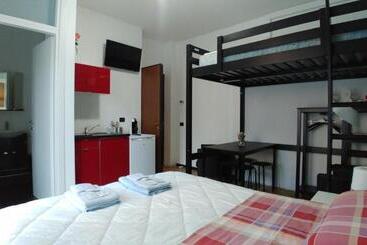پانسیون Affittacamere Valchiavenna Foresteria In Tranquilla Villa Signorile Con Comodo Parcheggio Privato