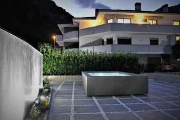 پانسیون Affittacamere Valchiavenna Foresteria In Tranquilla Villa Signorile Con Comodo Parcheggio Privato