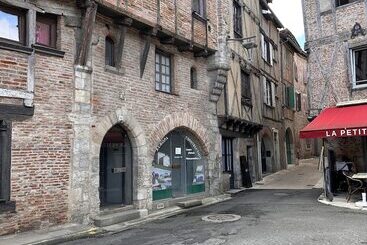 پانسیون Les Hauts De Saulies