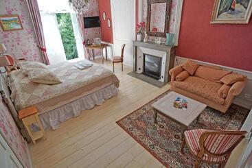 بنسيون Auberge Des Capucins