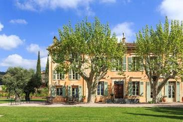 پانسیون Château Des Demoiselles