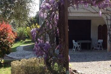 پانسیون Le Patio Fleuri