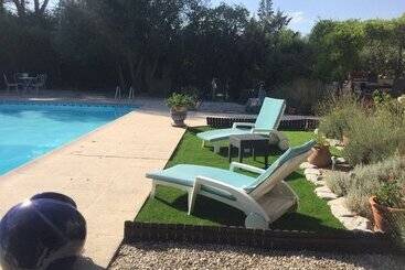 پانسیون Le Patio Fleuri