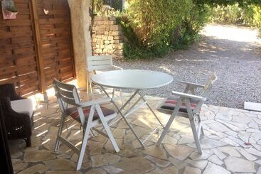 پانسیون Le Patio Fleuri