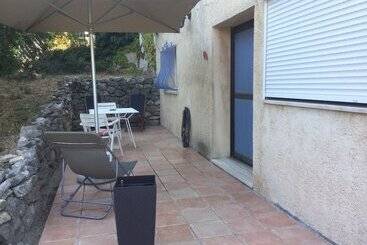 پانسیون Le Patio Fleuri