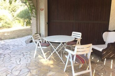 پانسیون Le Patio Fleuri