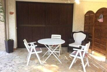 پانسیون Le Patio Fleuri