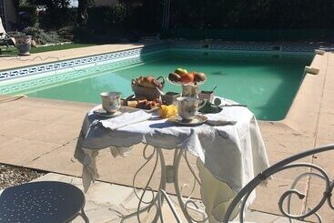 پانسیون Le Patio Fleuri