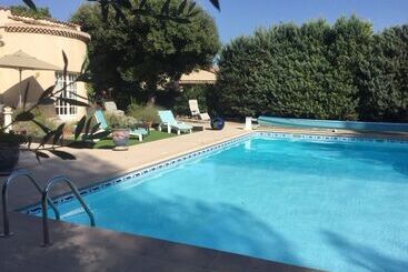 پانسیون Le Patio Fleuri