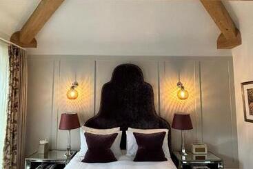 هتل Manor House Lindley