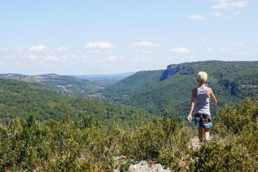 پانسیون Domaine De Cadenne