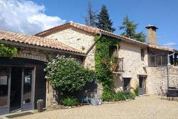 پانسیون Domaine De Cadenne