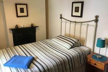 پانسیون Admiral Blake Guest House