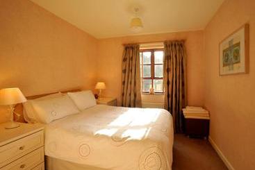 پانسیون Pinewood Lodge Guest House