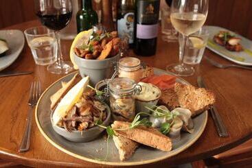 فندق صغير The Erskine Arms