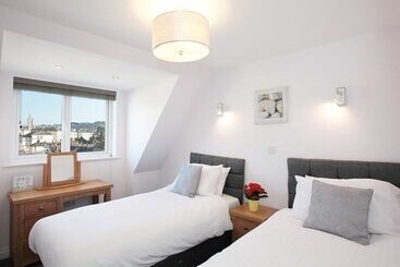 Austens Apartments - Torquay