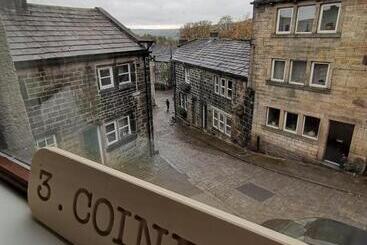 هاستل The Cross Inn